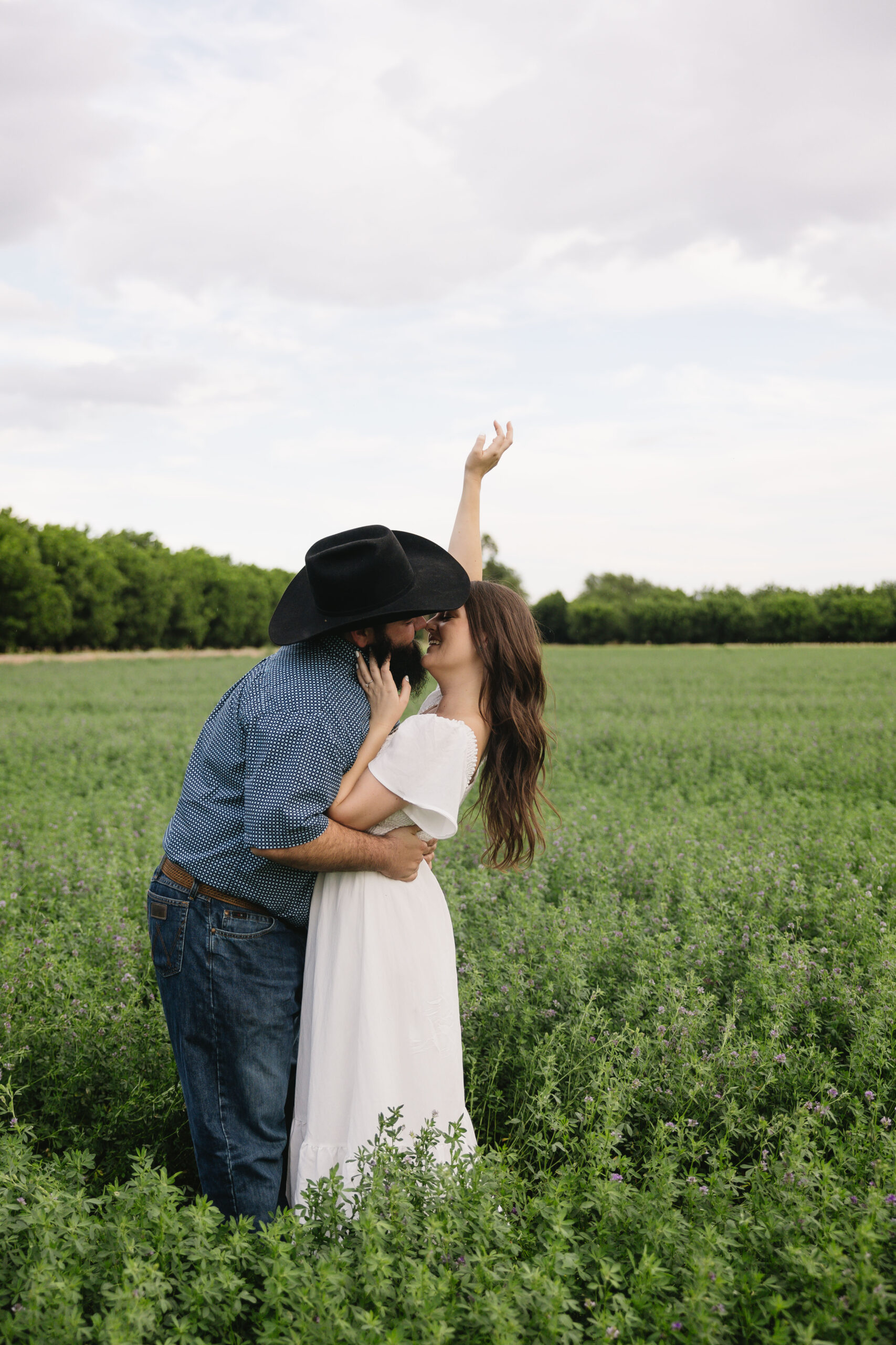 what to wear to your engagement photoshoot